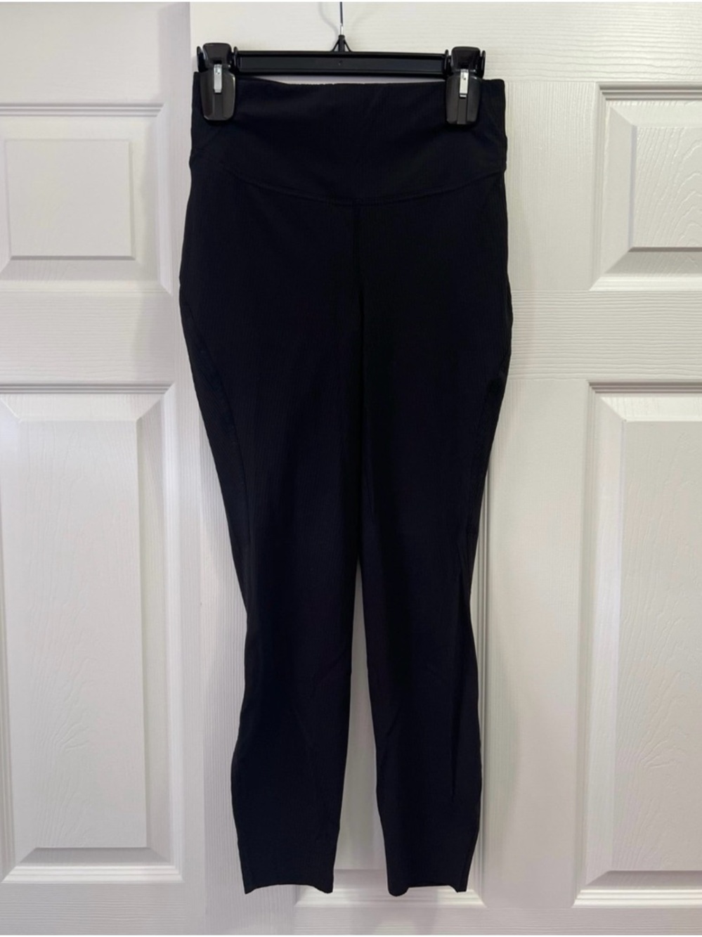 Lululemon Athletica Women's Black Ribbed Style Leggings